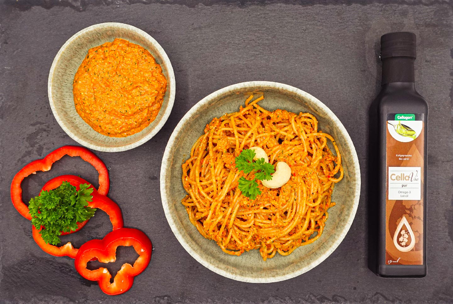 Pasta mit Paprika-Pesto und Cellagon CellaVie pur
